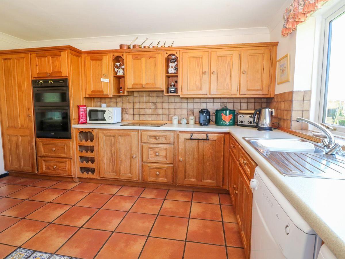Charming 2 Bed House Near Rhoscolyn Discounts For Villa Holyhead Buitenkant foto