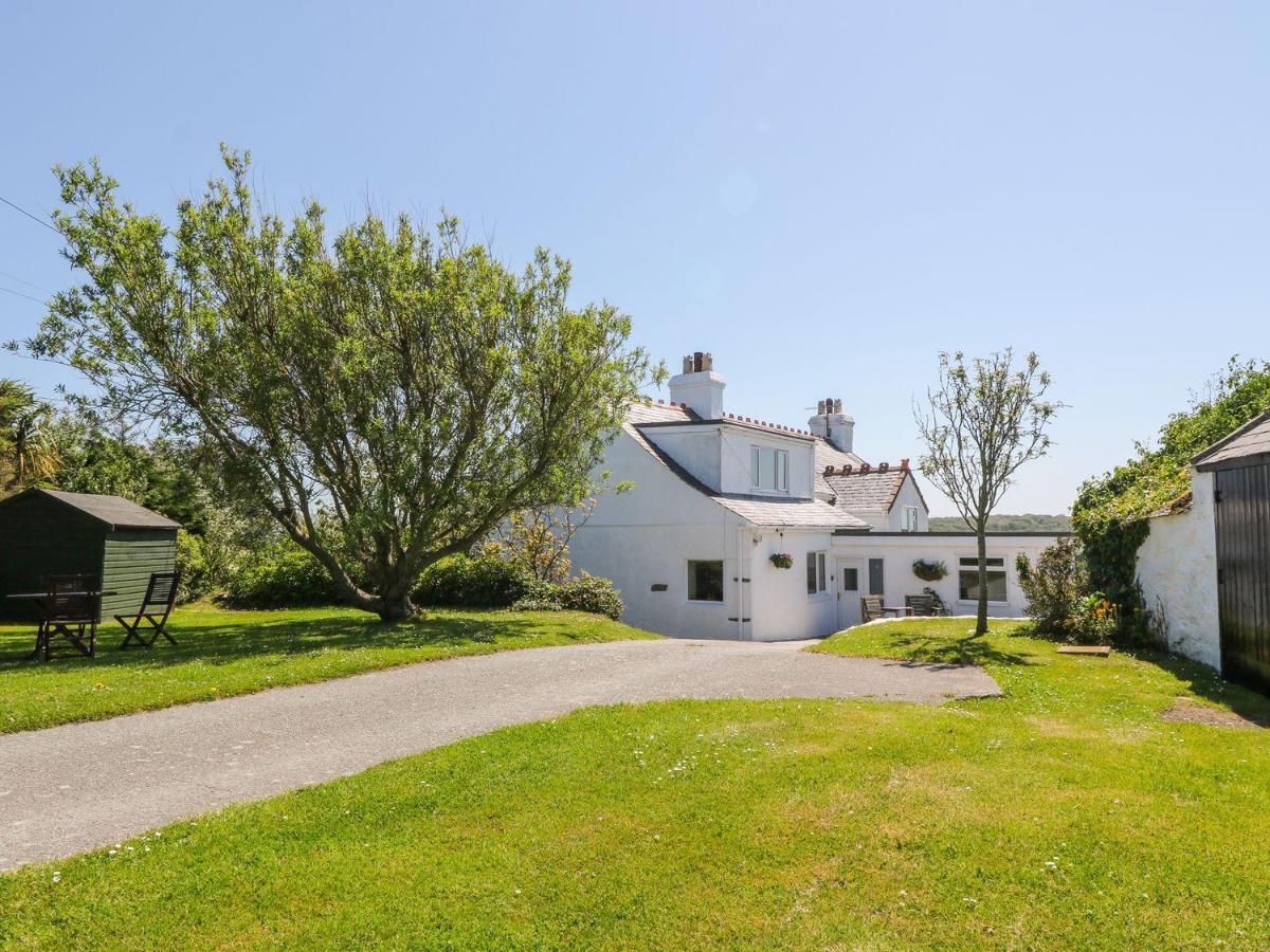 Charming 2 Bed House Near Rhoscolyn Discounts For Villa Holyhead Buitenkant foto