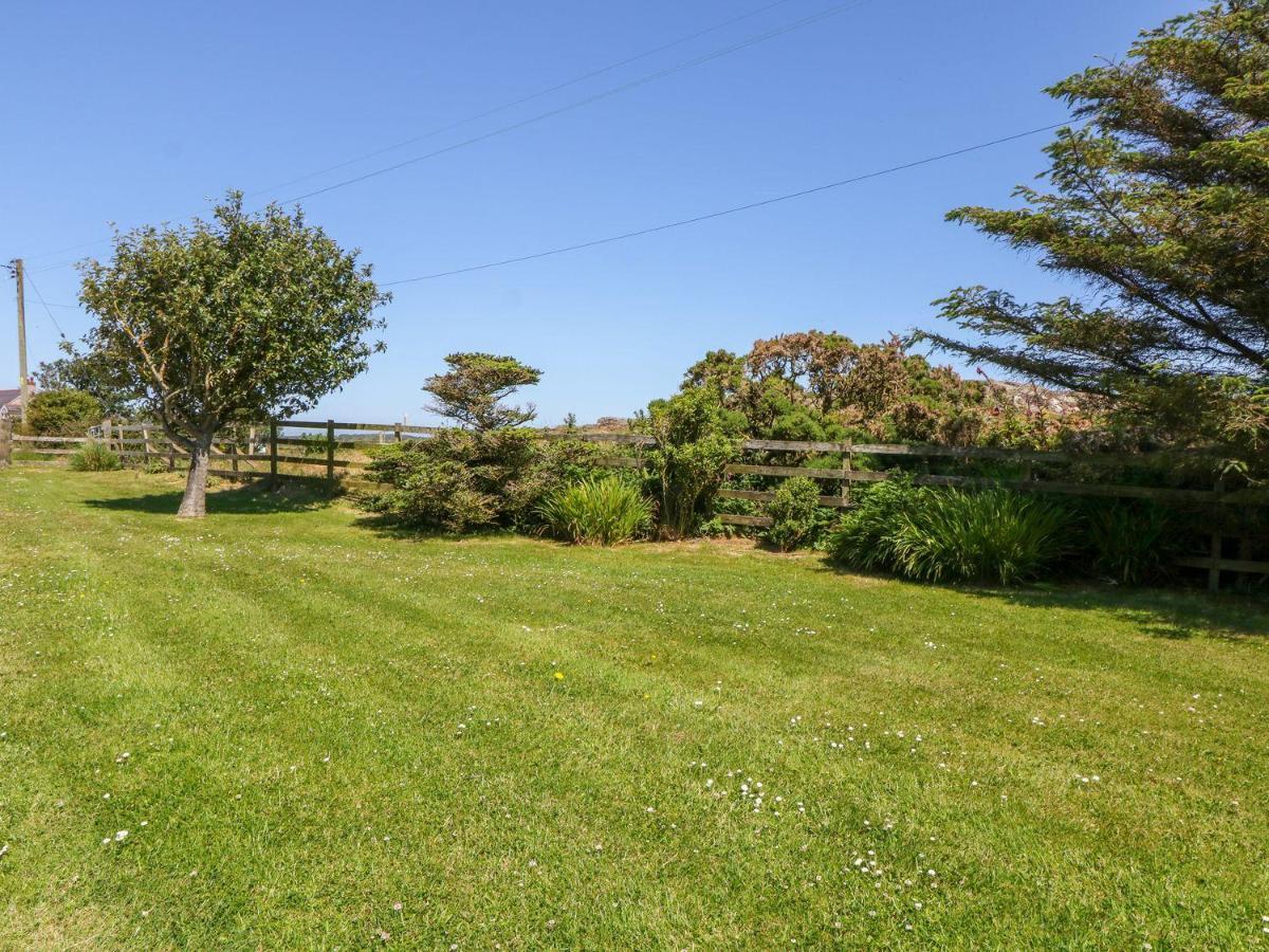 Charming 2 Bed House Near Rhoscolyn Discounts For Villa Holyhead Buitenkant foto