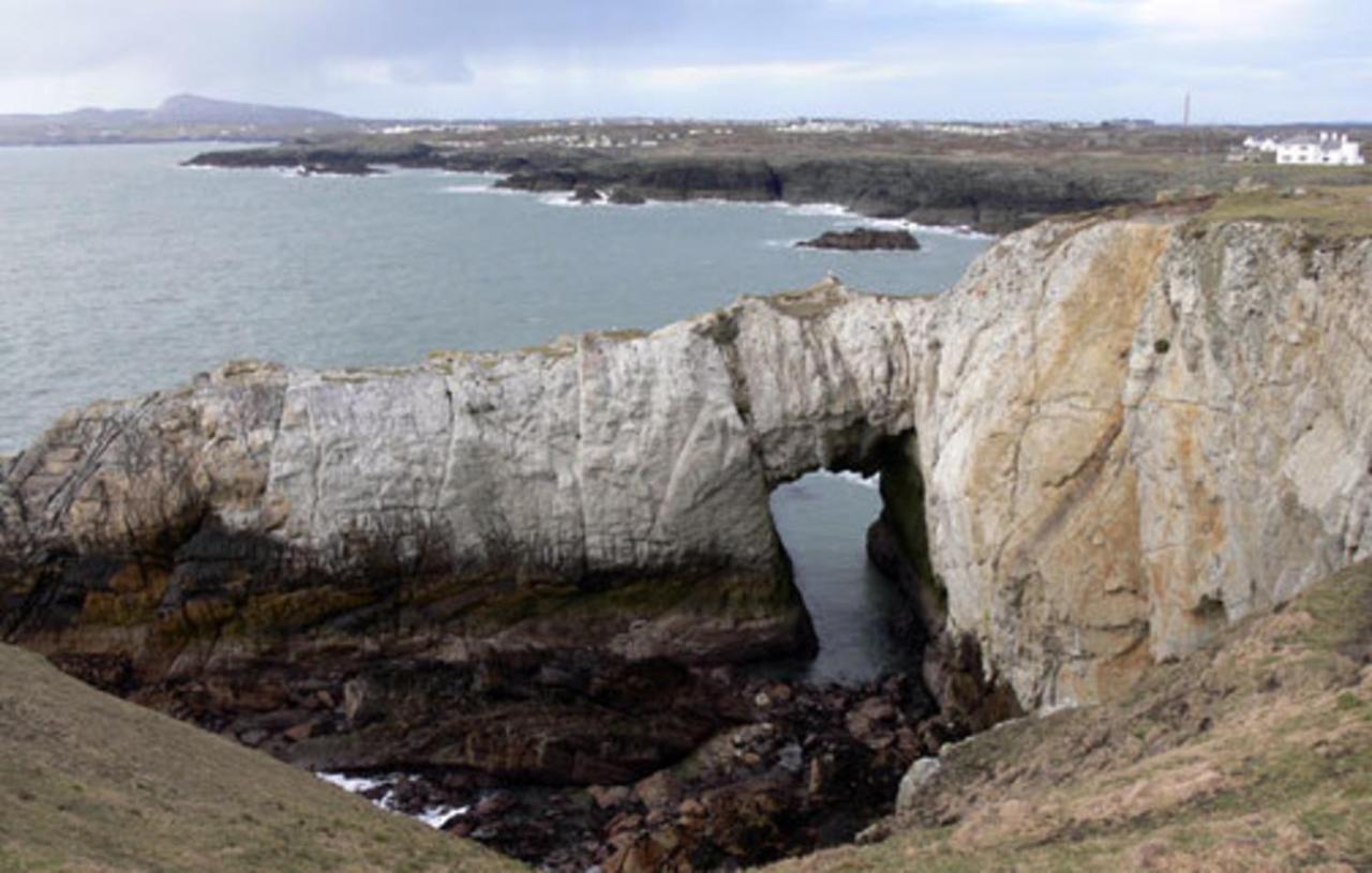 Charming 2 Bed House Near Rhoscolyn Discounts For Villa Holyhead Buitenkant foto