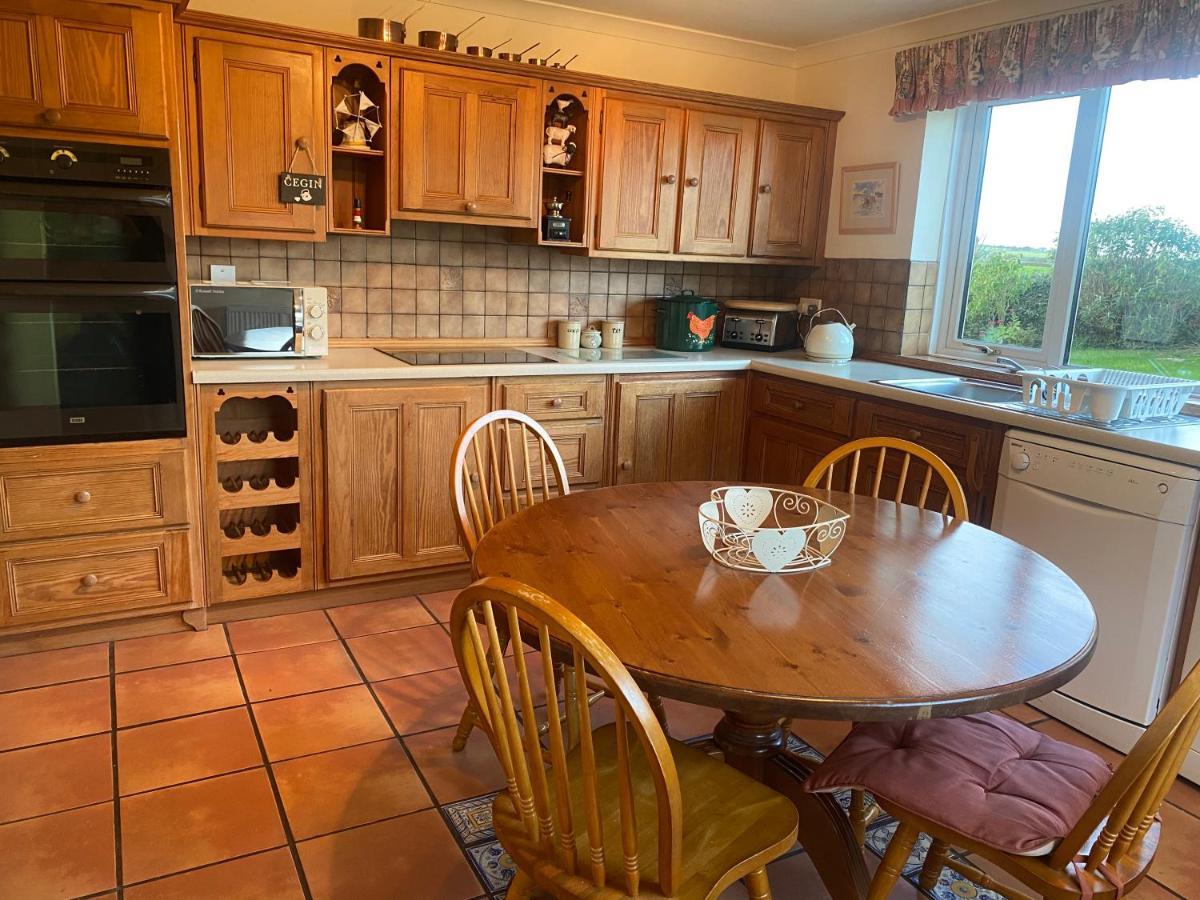Charming 2 Bed House Near Rhoscolyn Discounts For Villa Holyhead Buitenkant foto